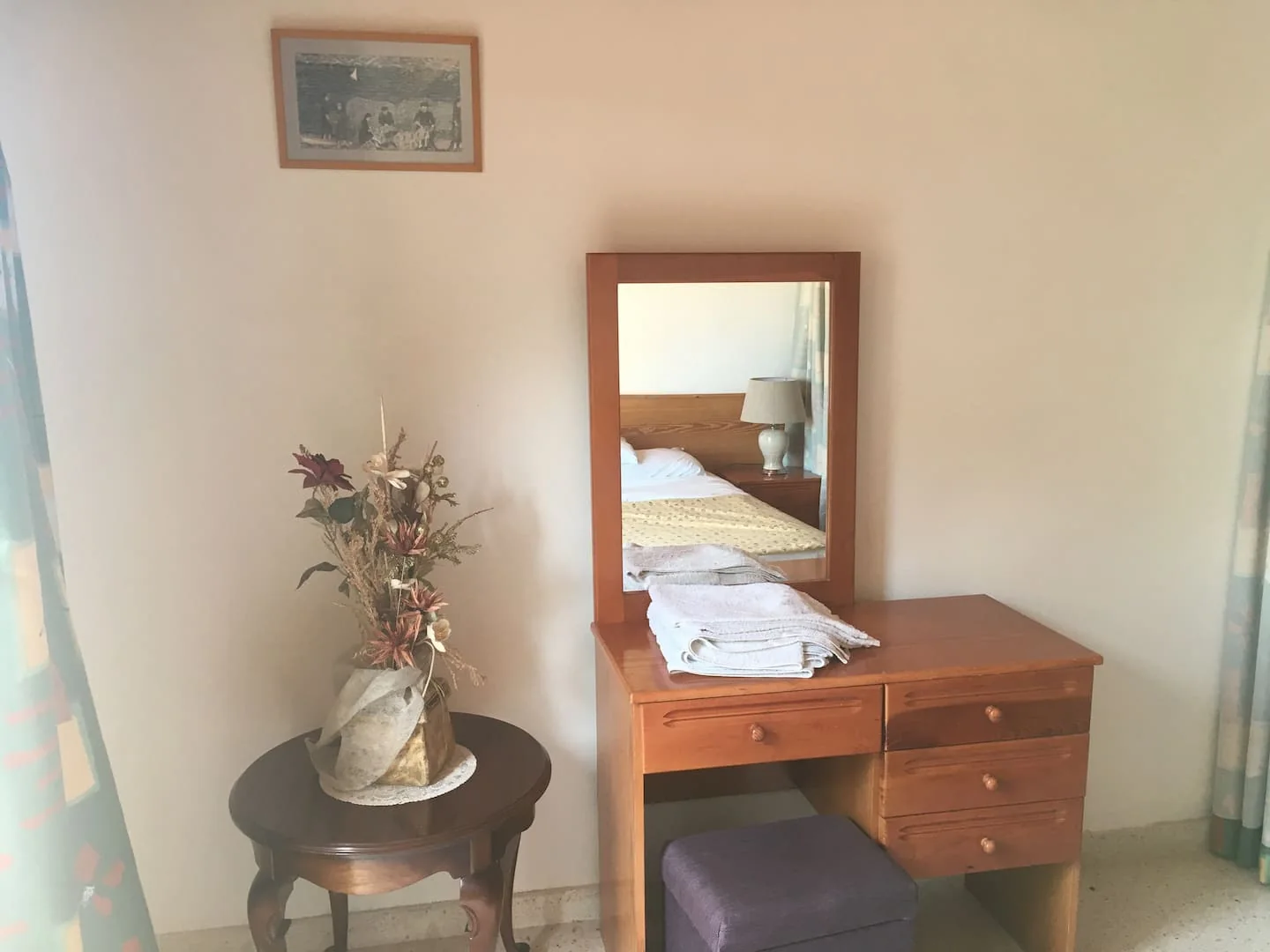 Dressing table in the studio sleeping area